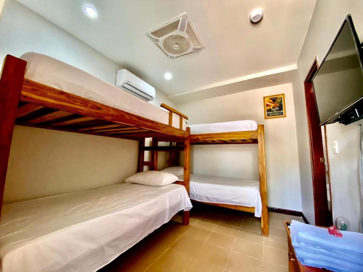 Hostal Aurora, Smith Lodging Таганга Екстериор снимка
