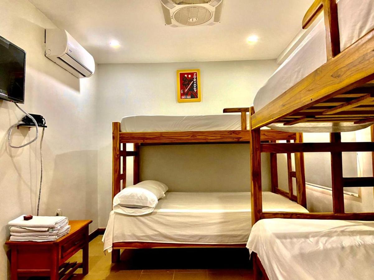 Hostal Aurora, Smith Lodging Таганга Екстериор снимка