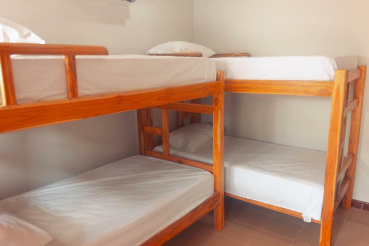 Hostal Aurora, Smith Lodging Таганга Екстериор снимка